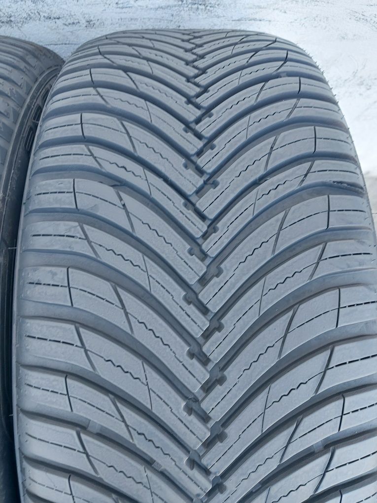 245/45/19 2 sztuki całoroczne Maxxis Premitra all season AP3 SUV 24rok