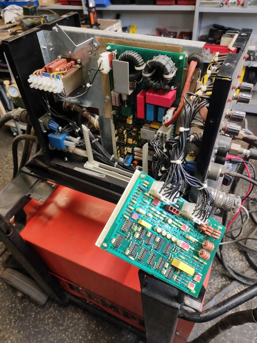 Naprawa urządzeń spawalniczych, maszyn oraz elektroniki przemysłowej