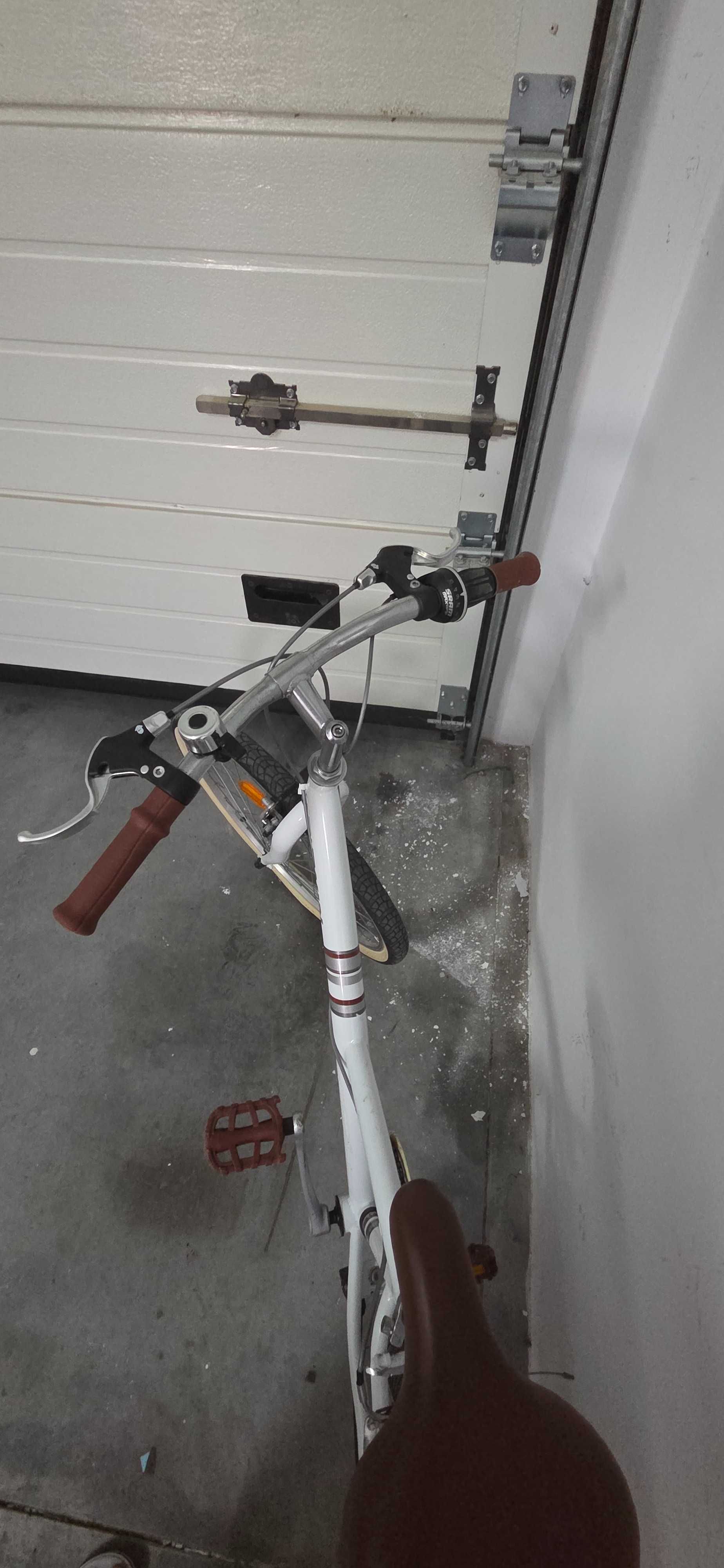 Bicicleta Decathlon B’TWIN Poply 300 criança