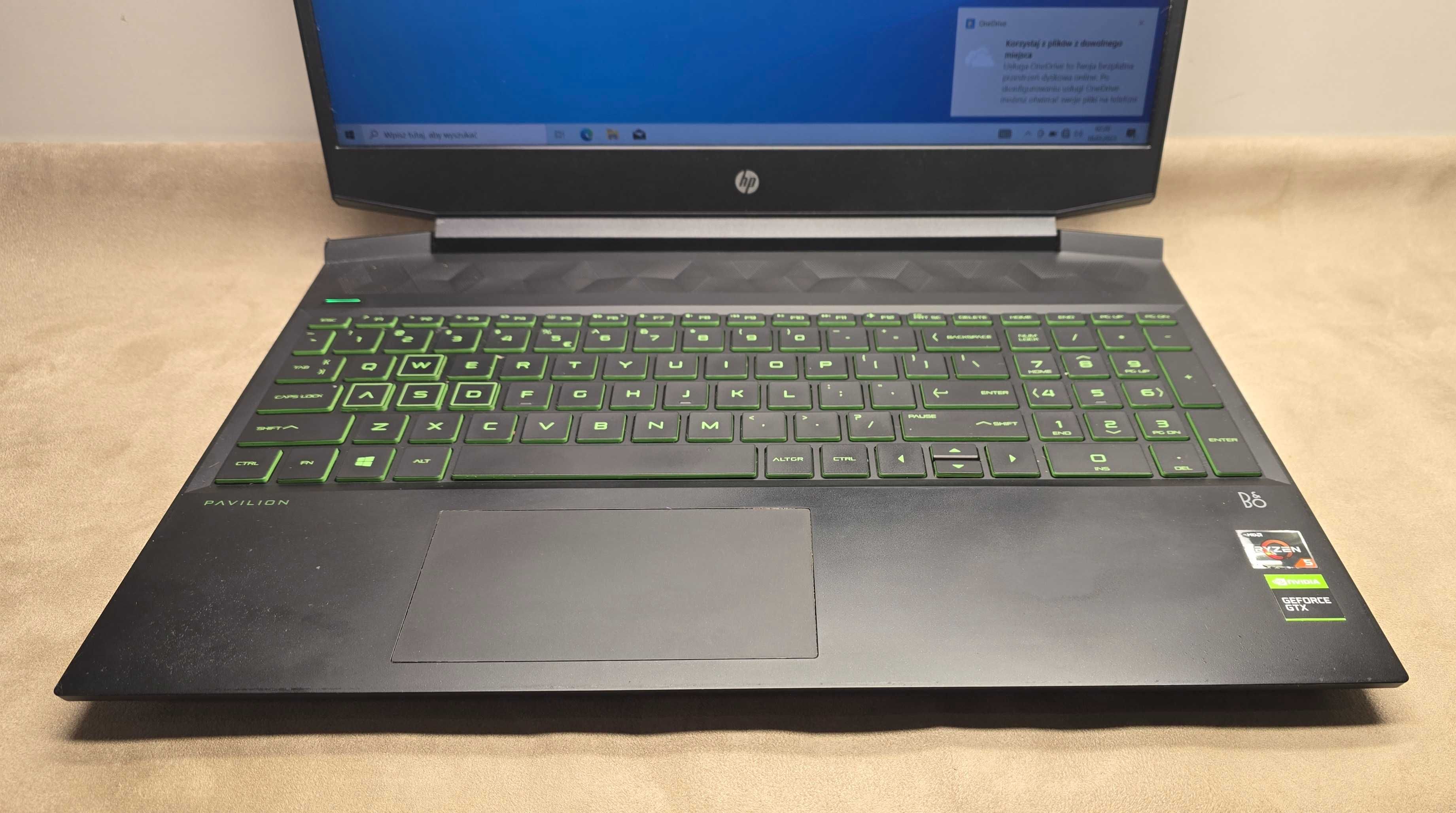 Laptop HP 15-EC0047NW 15.6" IPS R5-3550H 8GB  512gb ssd GeForce1650
