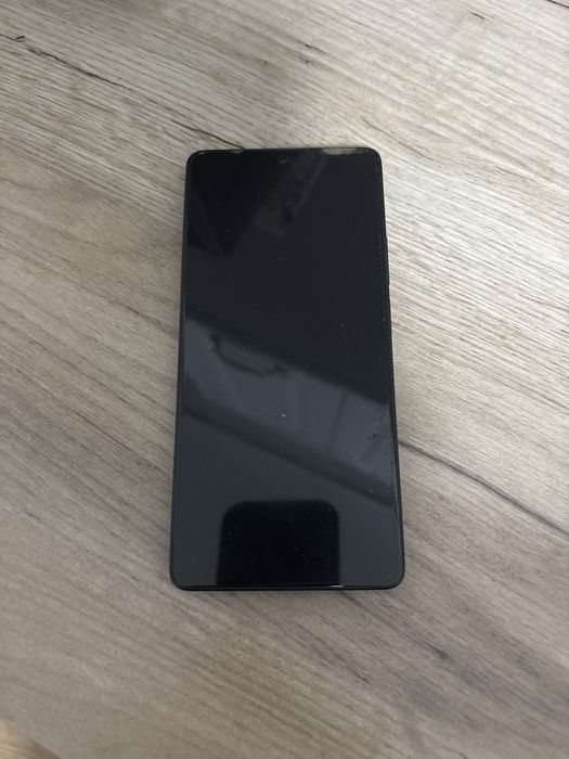 Poco F5 12/256 андроїд в користуванні був 1 рік. Є захисне скло.