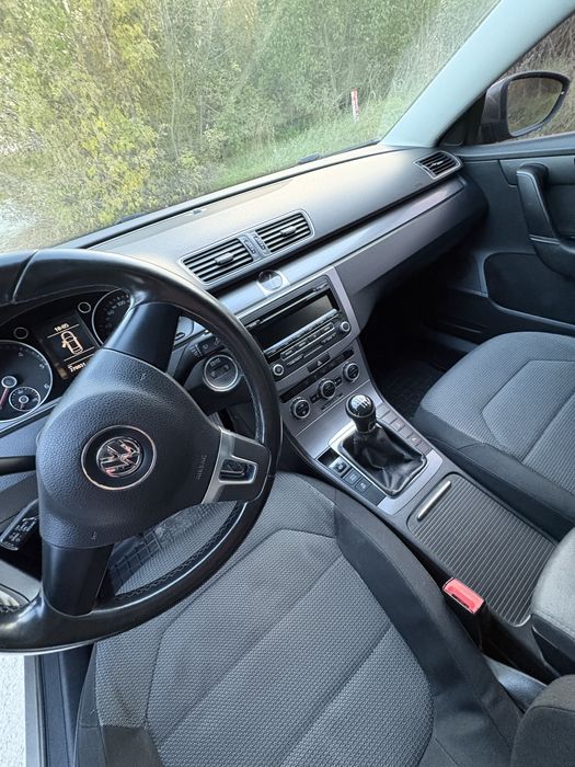 Автомобіль Volkswagen Passat 2013