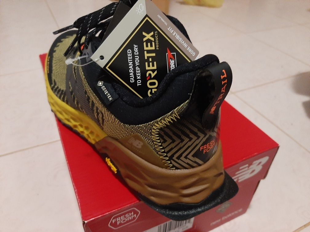 Продам новые кроссовки New Balance gore-tex