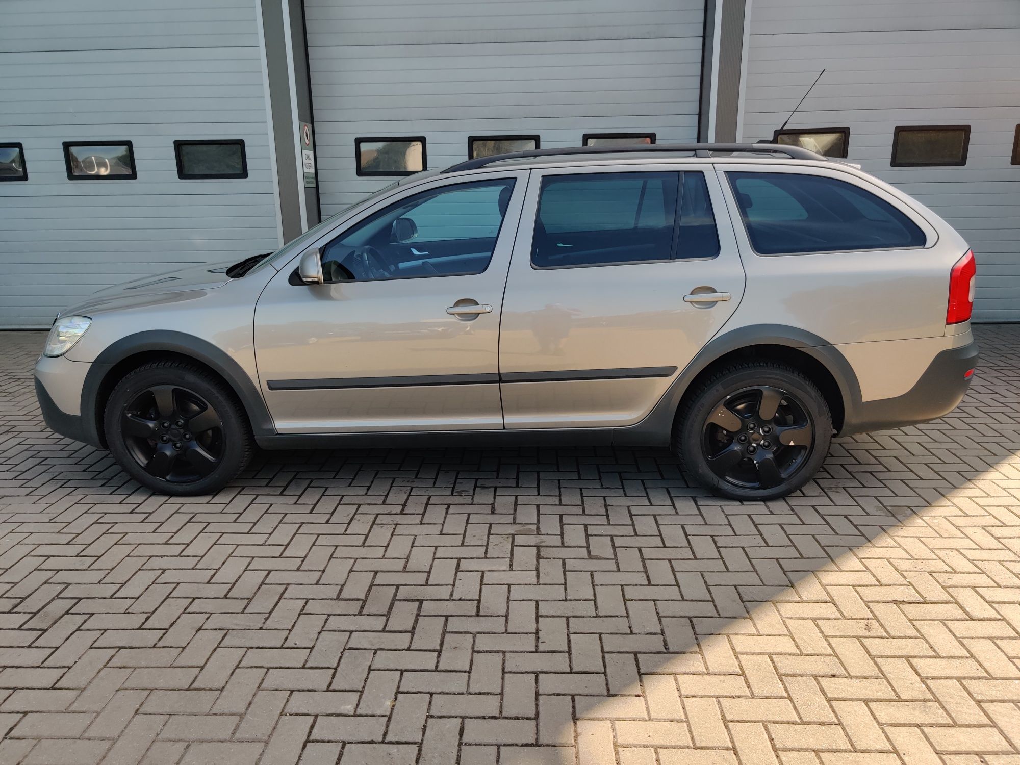 Skoda 4x4/scout/navigacja/xenon/hak/tempomat/
