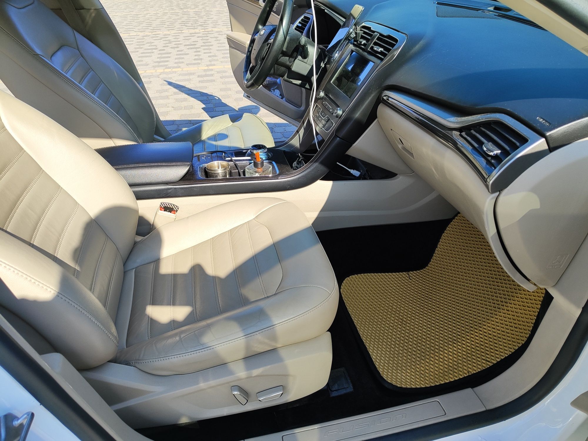 Ford Fusion (HEV)