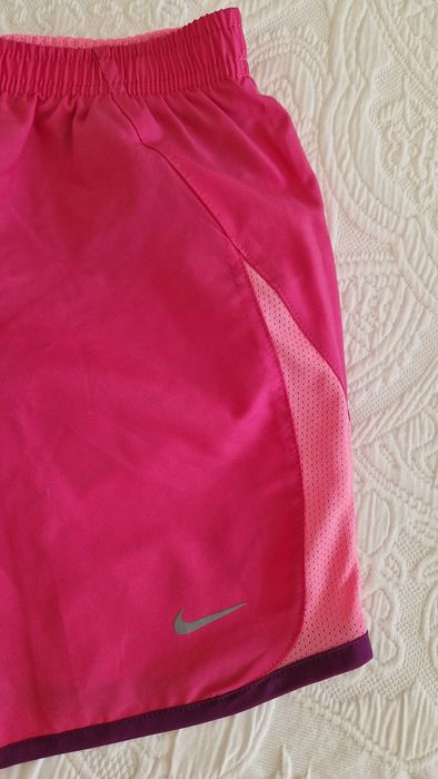 Calções Nike rosa, tamanho XL