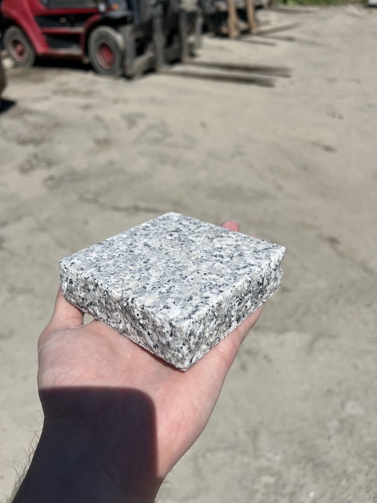 Puzzle granitowe płomieniowane 10x10x3 cm – ponad 20 m² dostępne