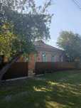 До Вашої уваги продаж будинку із земельною ділянкою в мальовничому сел
