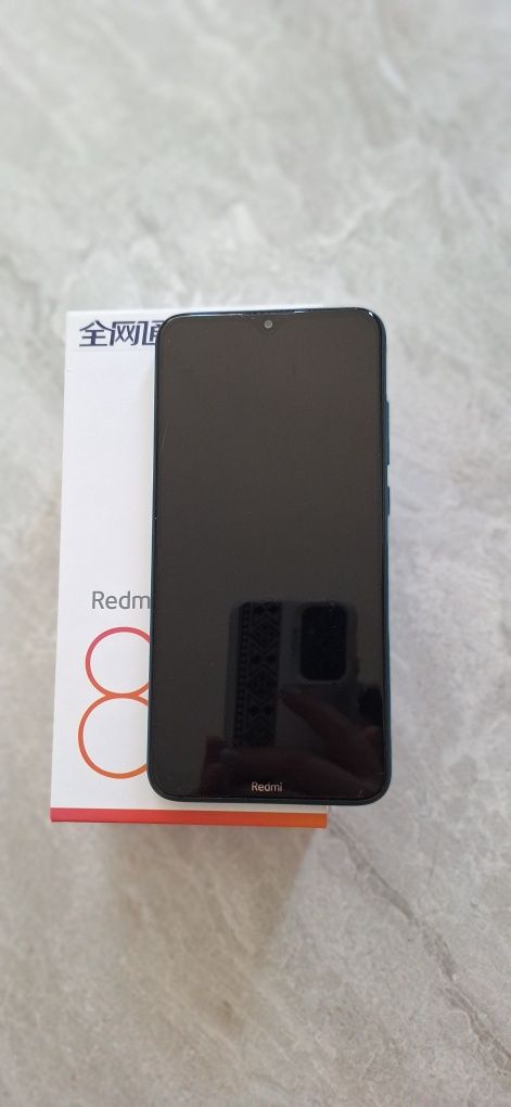 Xiaomi redmi 8.  4/64.В користуванні був не довго під стіклом.