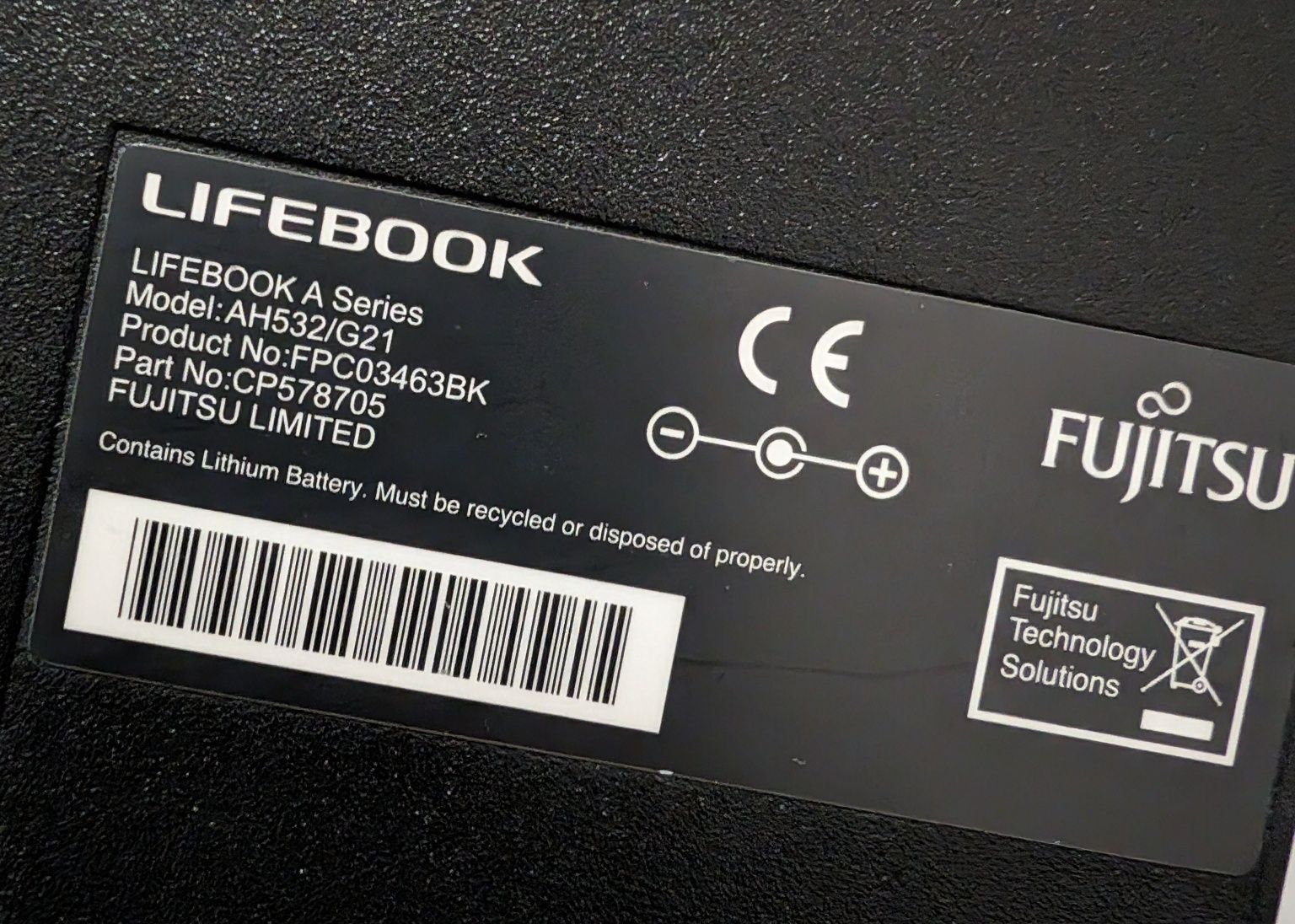 Ноутбук Fujitsu ah532/g21 SDD 256 GB