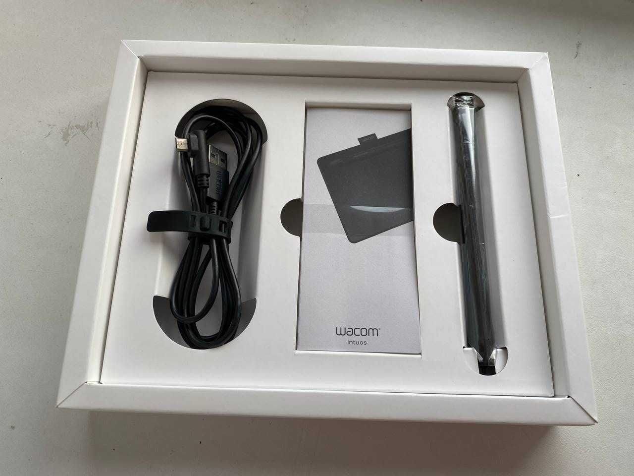 Графічни планшет Wacom Intuos small з Bluetooth фiсташковий