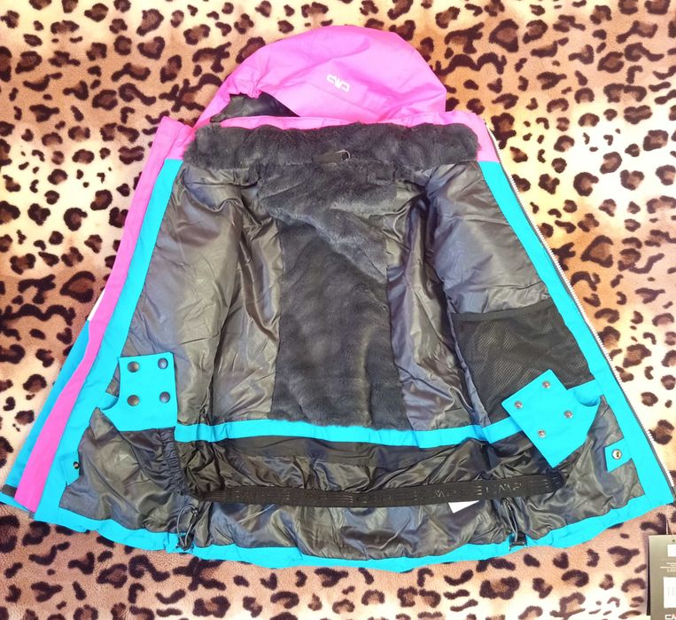 Продам нову куртку CMP для дівчинки 152 зріст