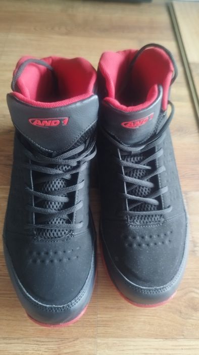 Чоловічі баскетбольні кросівки