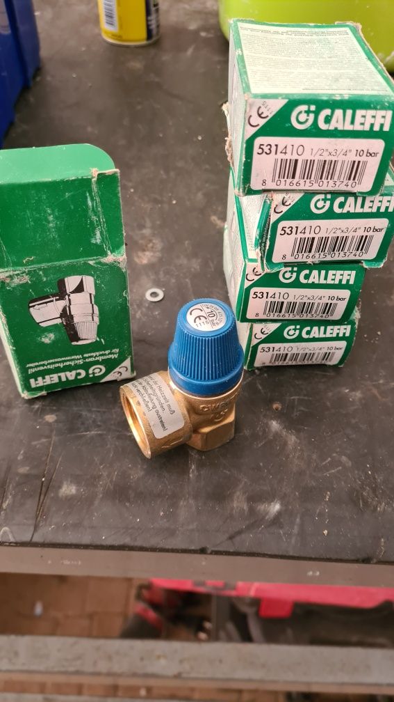 Vendo válvula segurança Caleffi 10bar 531410