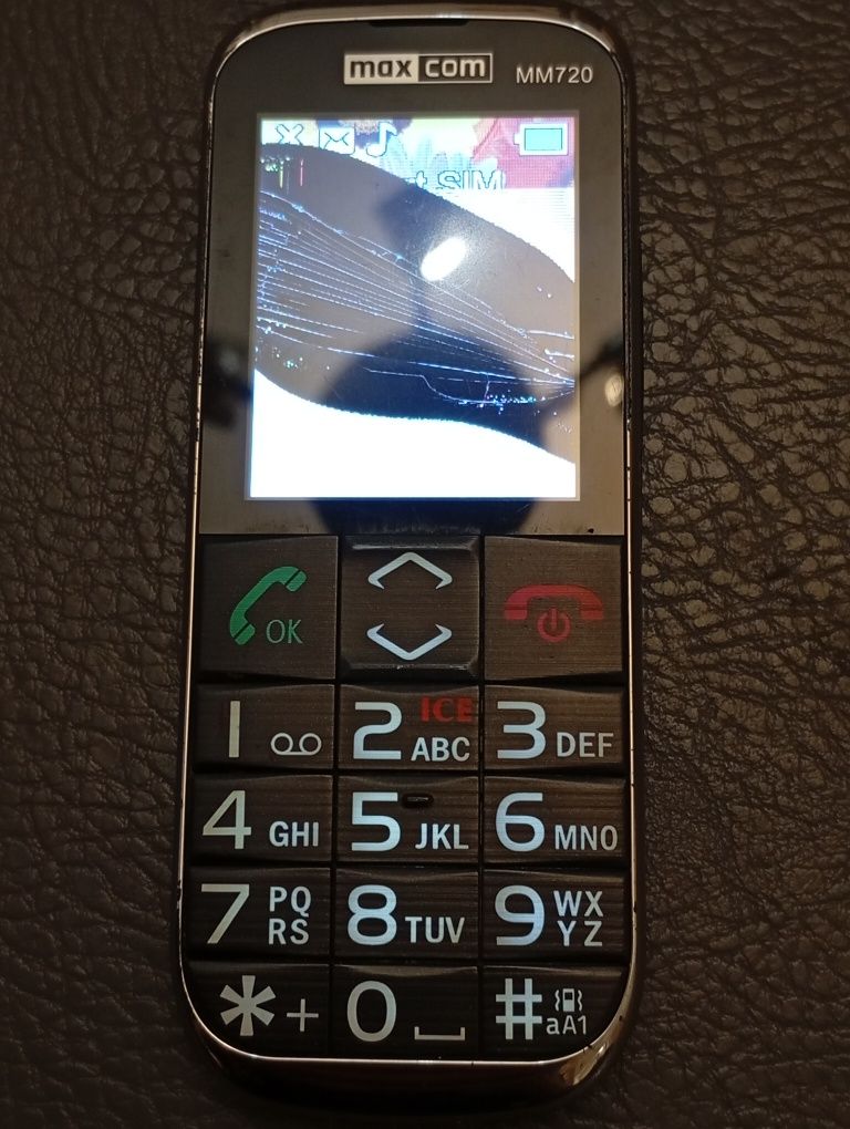 Telefon Max Com model MM720 uszkodzone