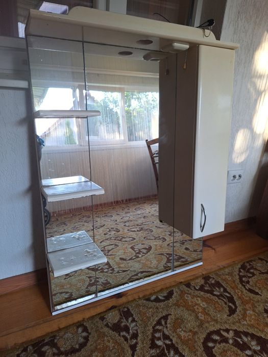 Дзеркало настінне у ванну