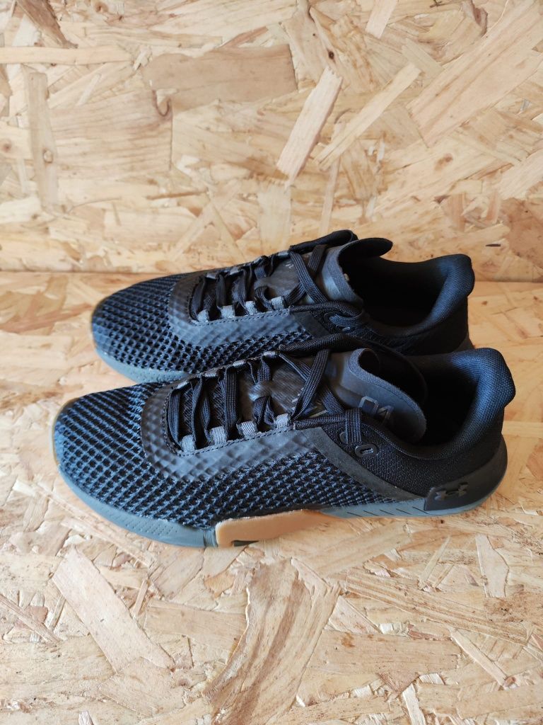 Under Armour Tribase 4