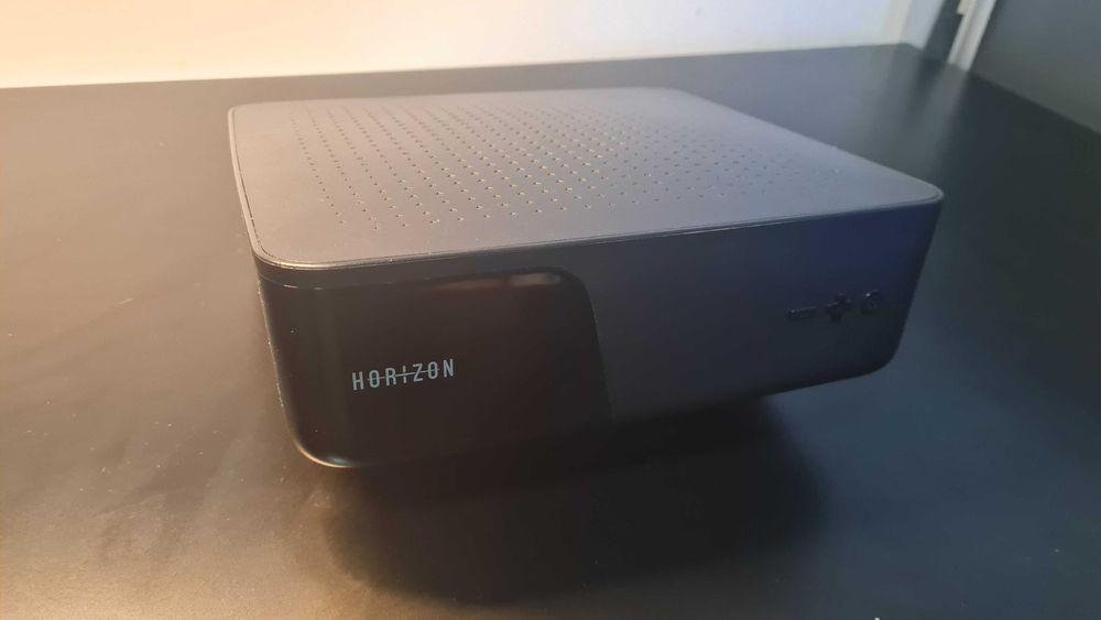 Dekoder Horizon z UPC / Play (pilot + zasilacz)