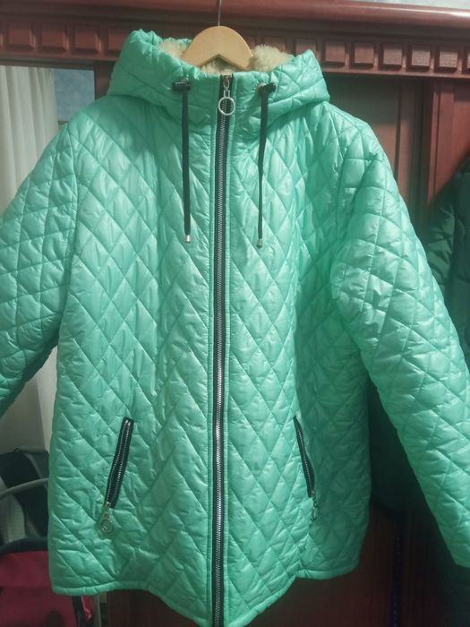 Продам жіночу куртку