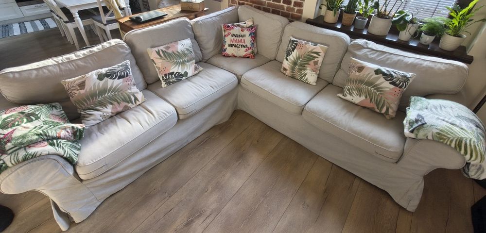 Oddam EKTORP: sofa narożna 4-osobowa, fotel i podnóżek 
Sofa narożna 4