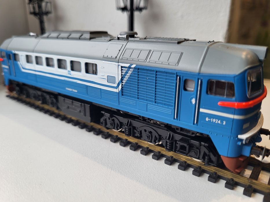 Модель тепловоза М62,аналог Piko,Roco