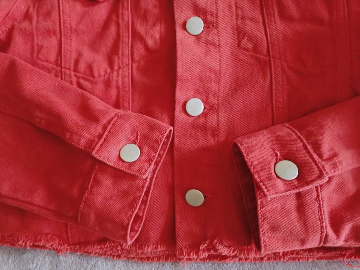 Twintip p.M кроп джинсівка червоного кольору вкорочена куртка джинсова
