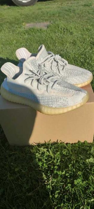 Yezzy boost 350 v2 Cloud white