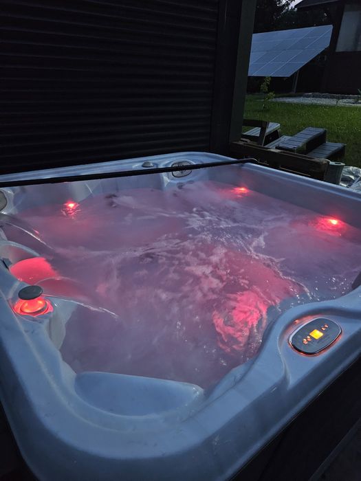 Jacuzzi Hydropool wanna ogrodowa całoroczna basen balia bania