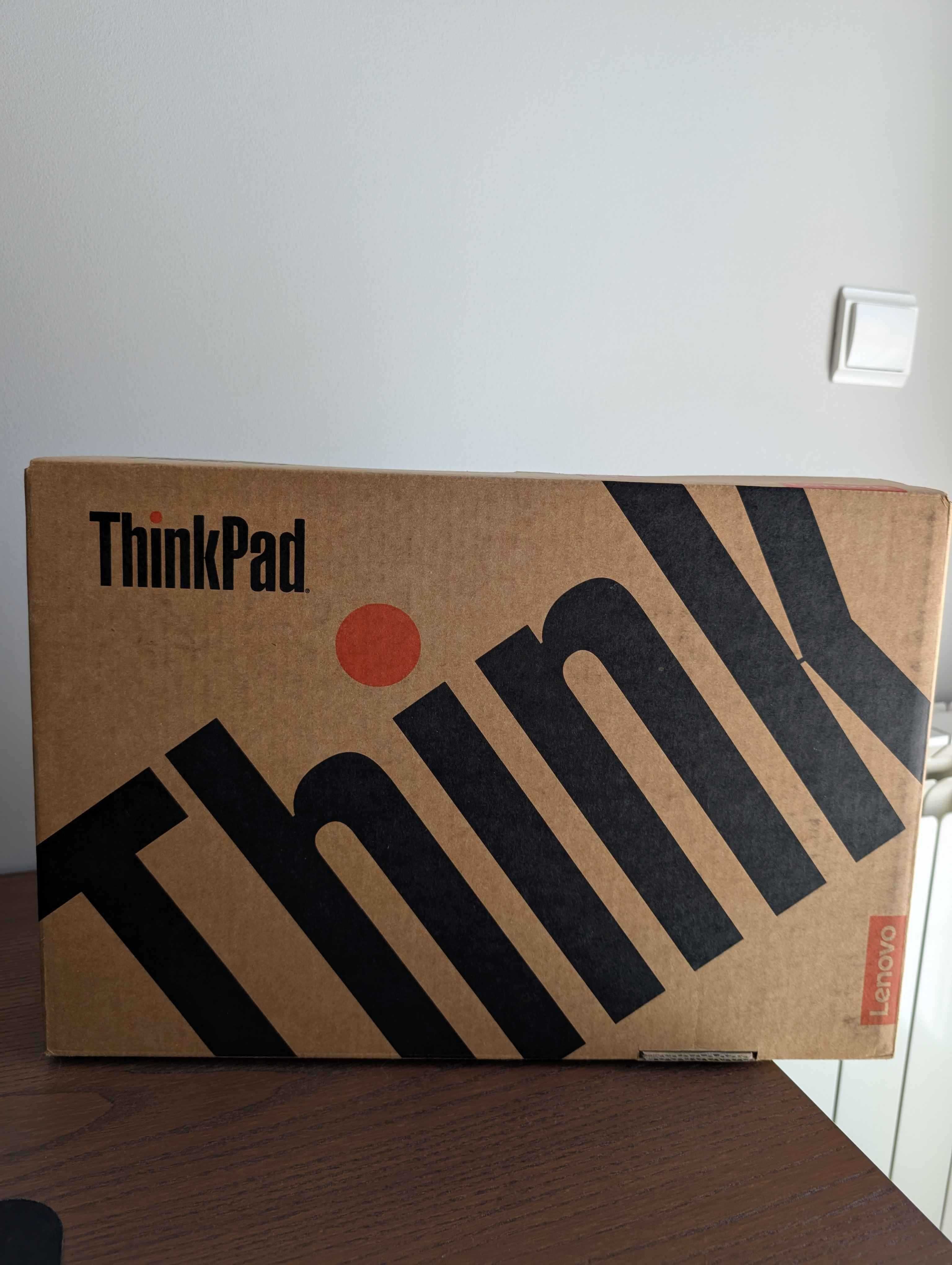 Portátil Thinkpad P14s Gen 2 / i5-1135G7 / 512GB SSD / 24GB RAM