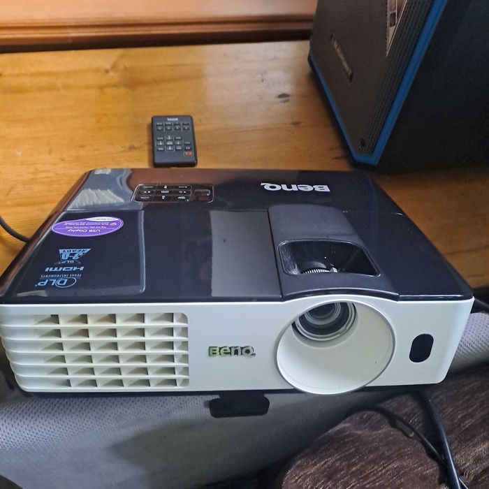 Rzutnik, projektor Benq