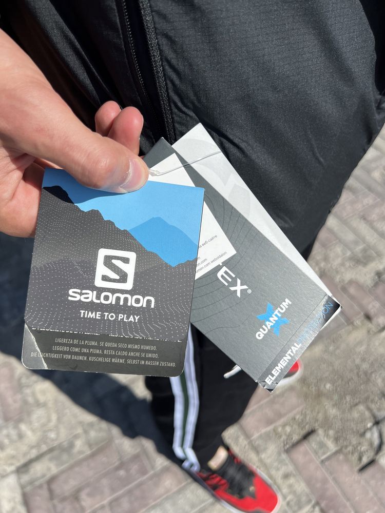 Мужская куртка Salomon черного цвета