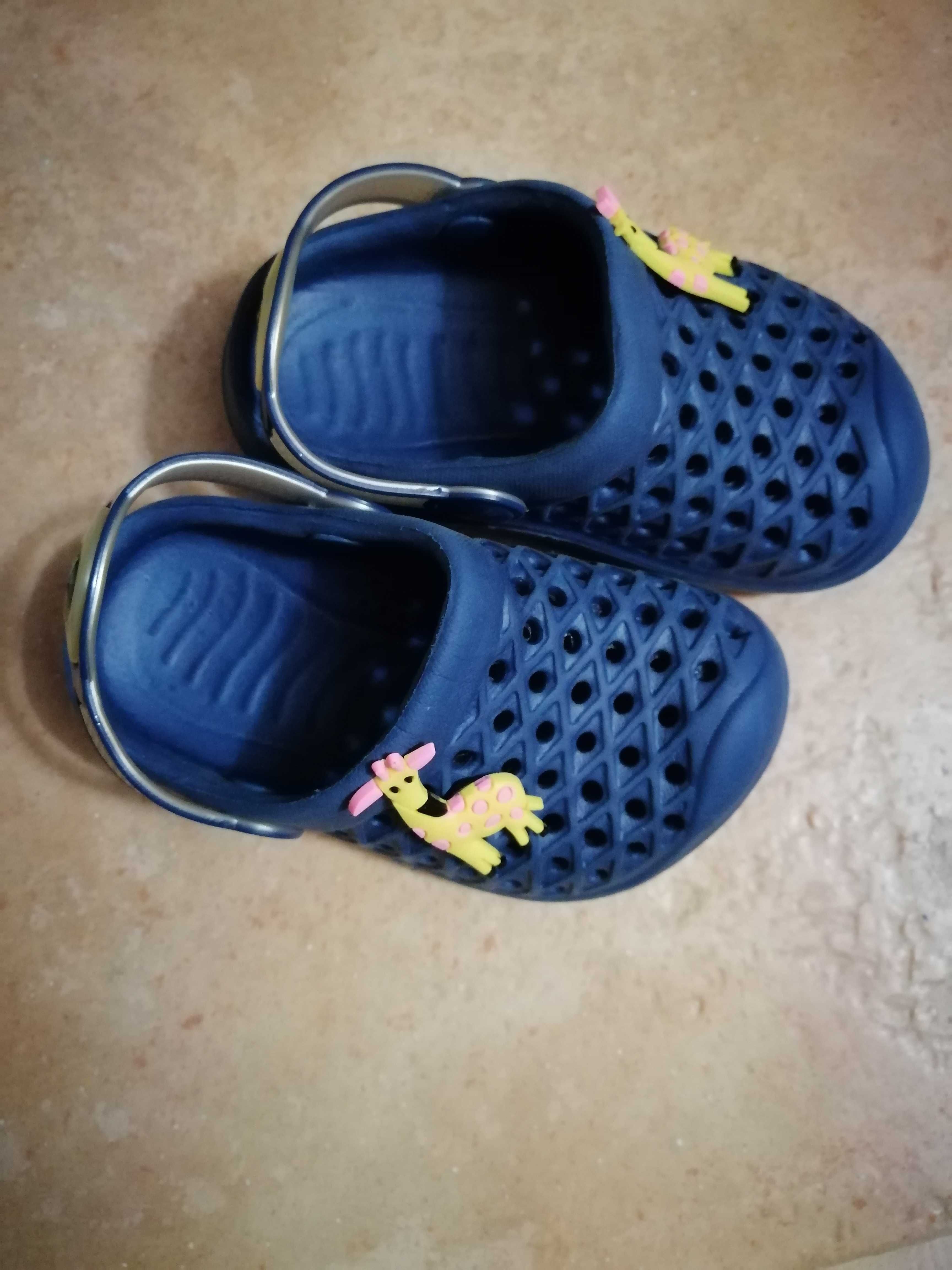 Crocs de criança tamanho 20