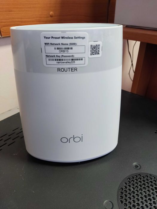 Роутер Netgear Orbi RBR40 Tri-Band Mesh