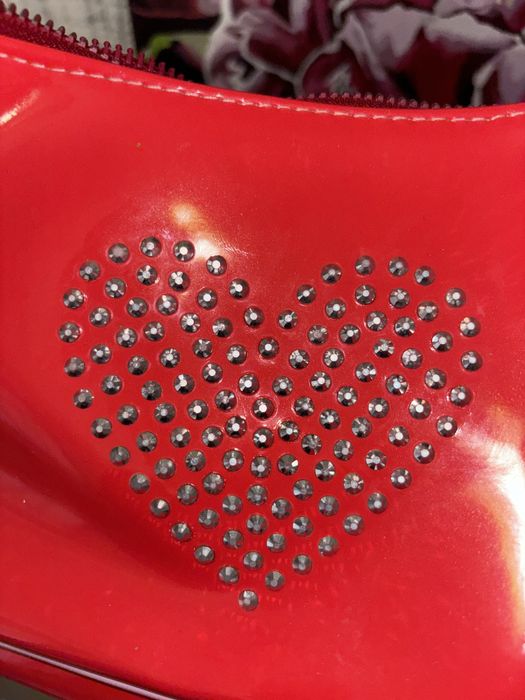 Невелика рожева сумка зі стразами