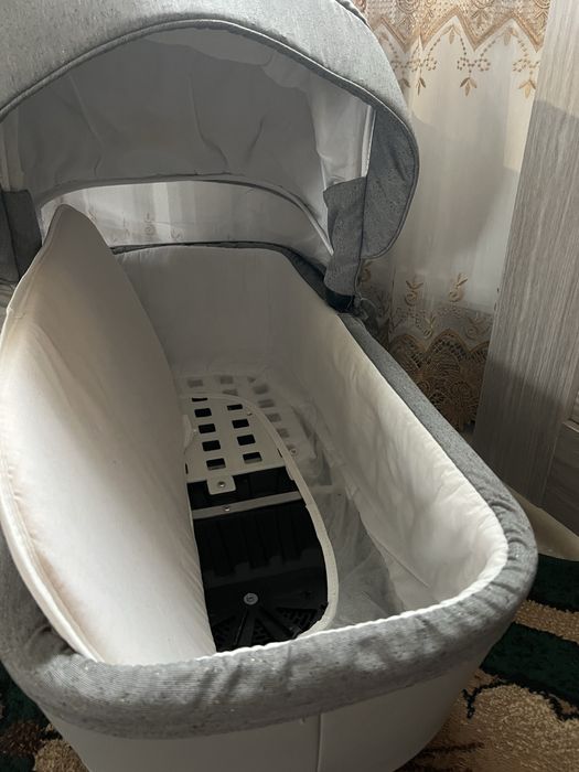 Дитячий візочок 2 в 1. Стан майже новий.