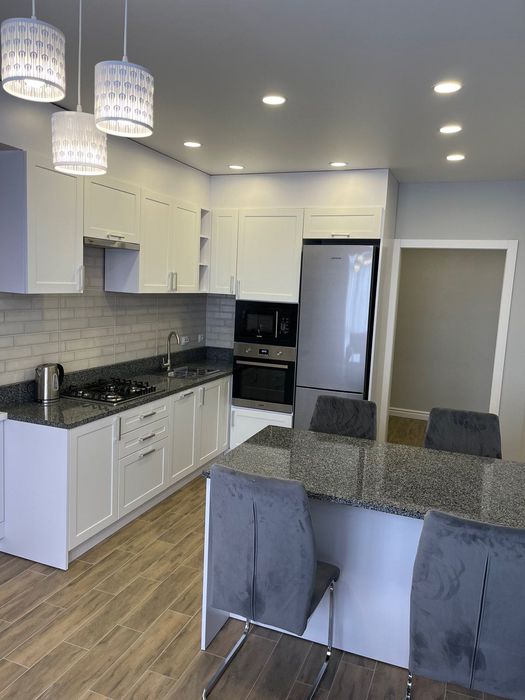 Оренда сучасної 2 км квартири в центрі міста