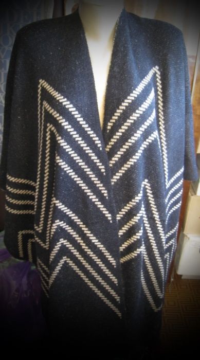 Пончо с геометрическим рисунком ёлочка