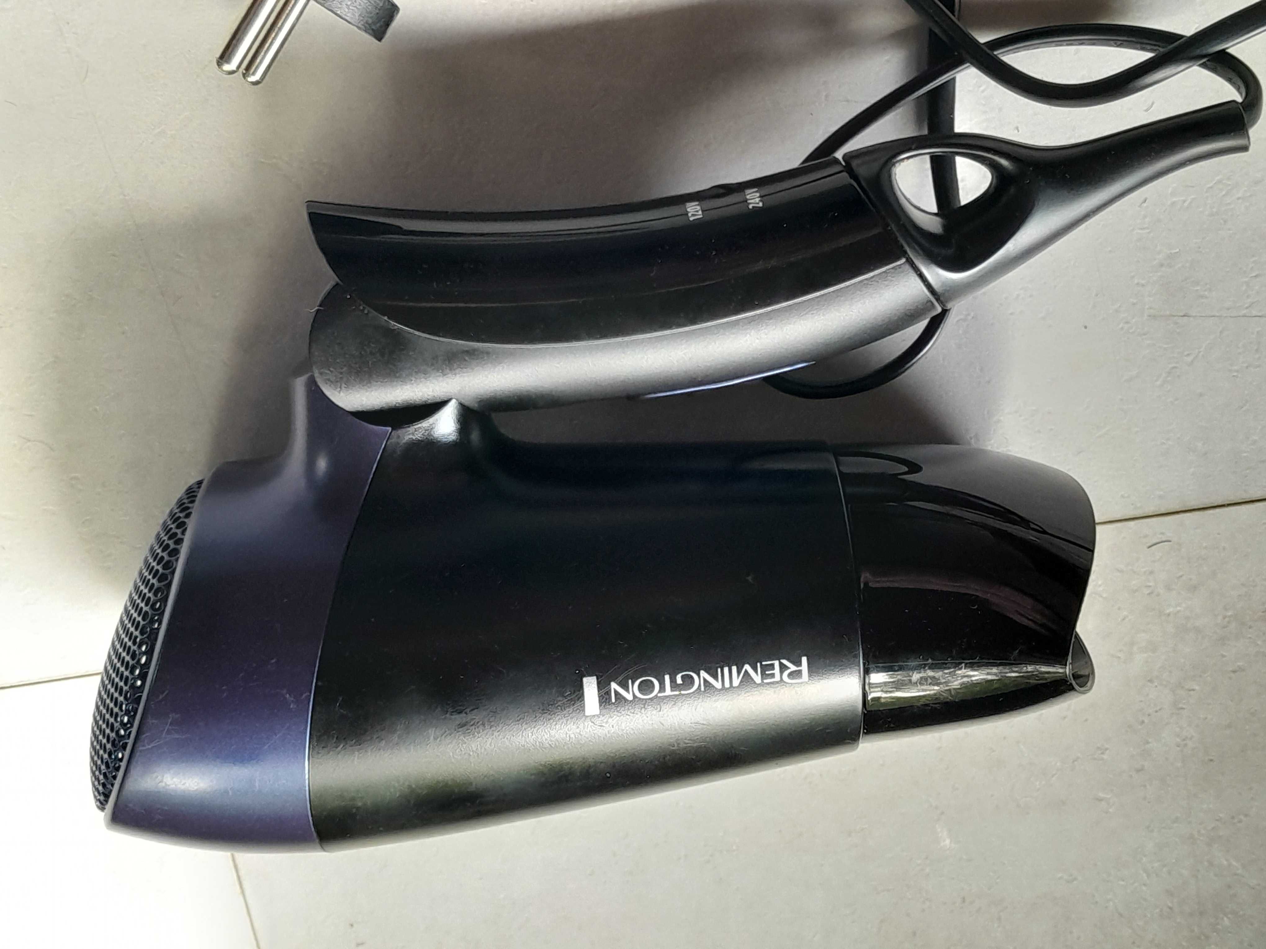 Suszarka do włosów turystyczna Remington D2400 powystawowa outlet