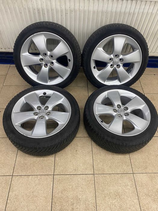 Koła 17 toyota Prius wielosezonowe.