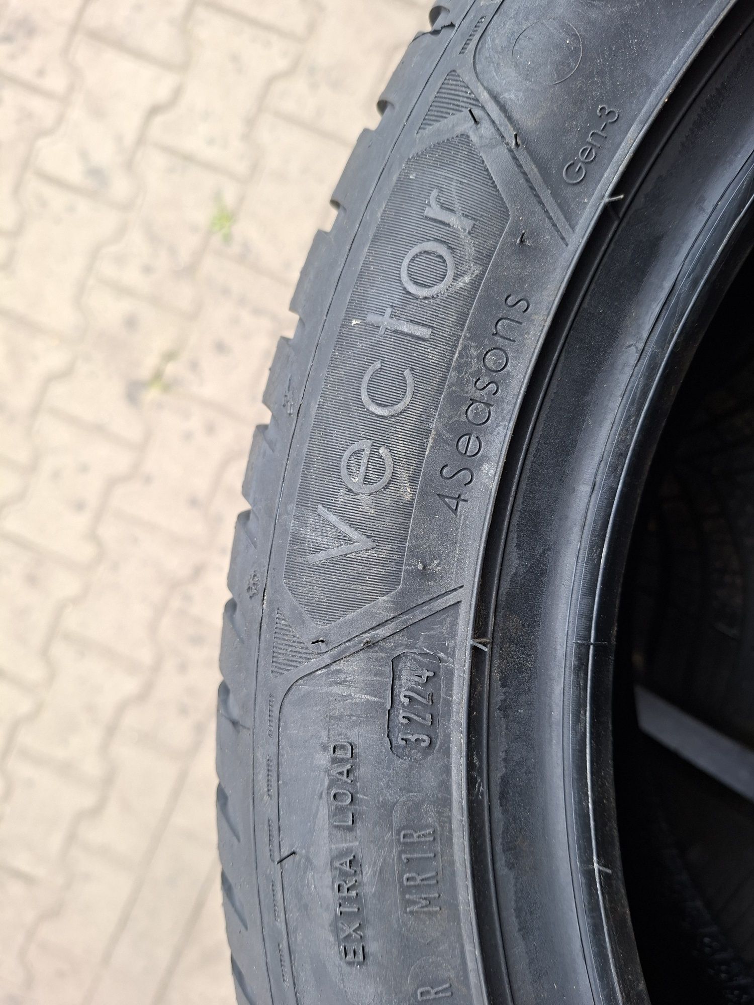Opony Wielosezonowe 245/45R17 Goodyear Vector 245/45/17 Całoroczne