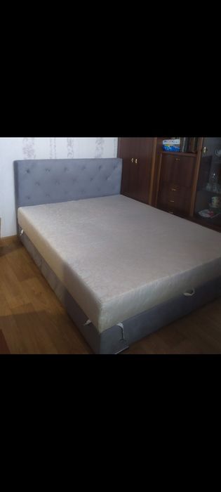 Ліжко з підйомним механізмом