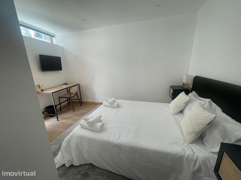 Arrenda-se T0 junto ao Marquês