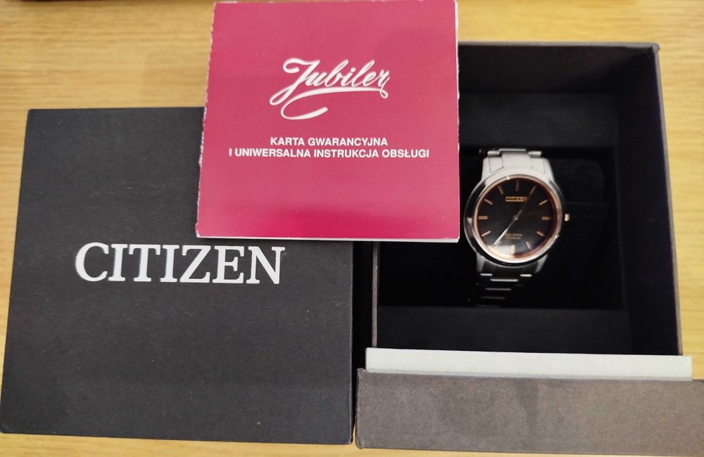 Citizen FE7024-84E Super Titanium – Elegancja i Lekkość
