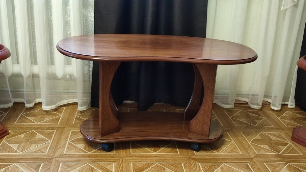 Продам столик журнальний