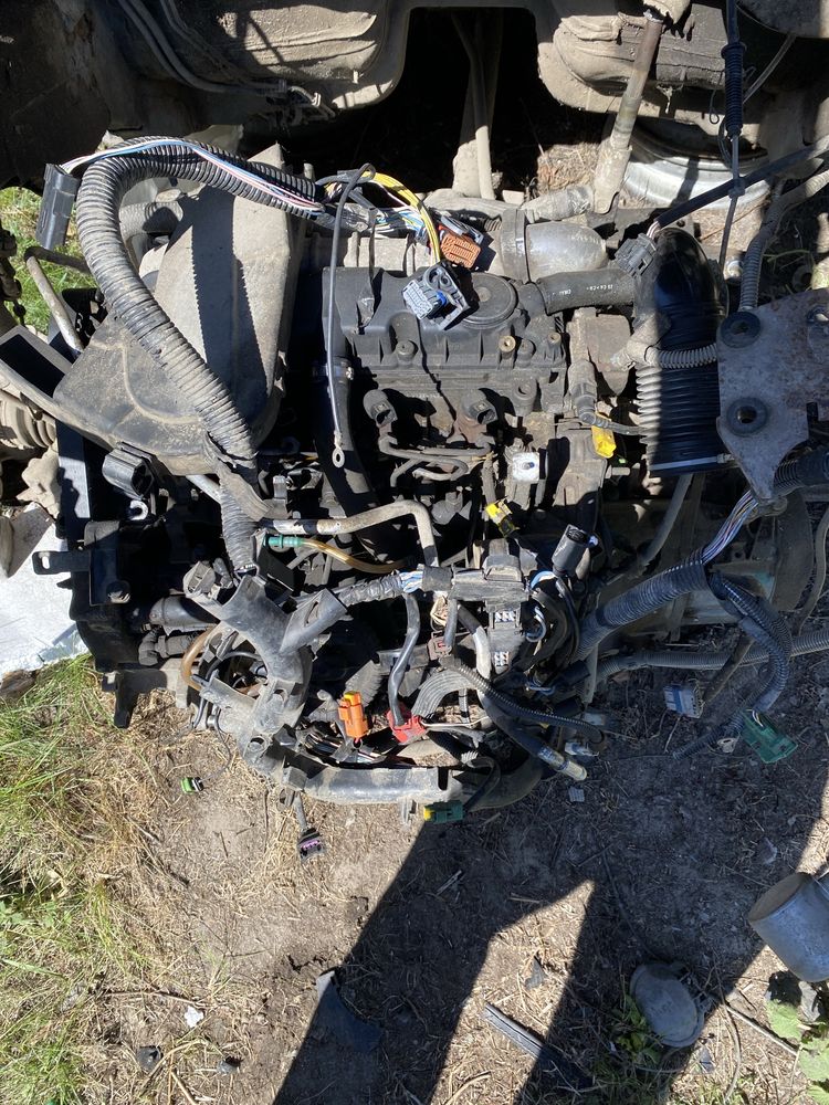 Шрот розборка Пежо 307 sw хечбек 2.0 hdi2002р 1.6 діз 2007р