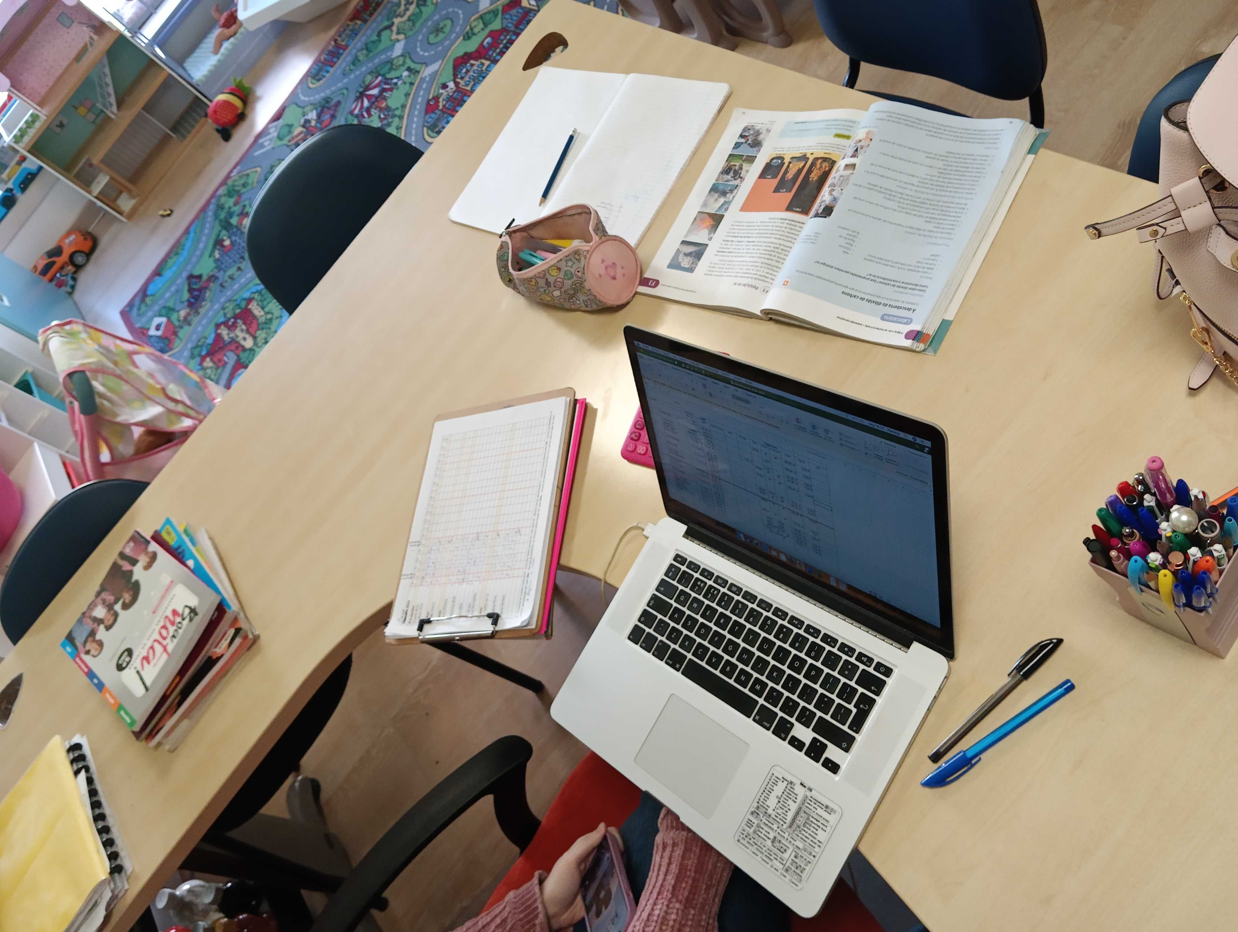Mobiliário Escritório STEELCASE Mesa grande em L com bloco de gavetas