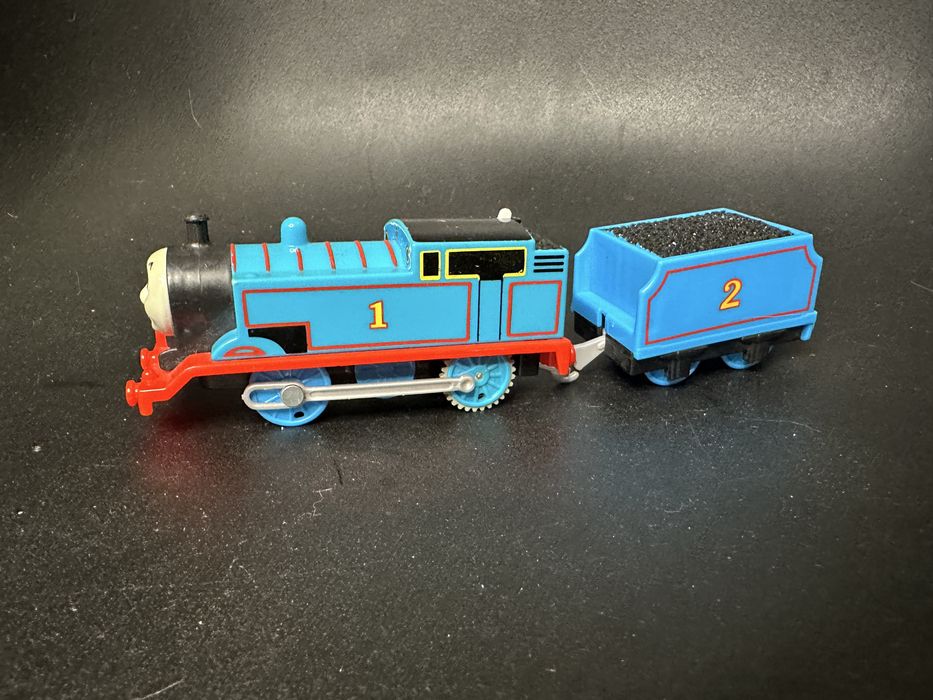 Моторизований поїзд Thomas з пасажирськими вагонами Thomas & Friends