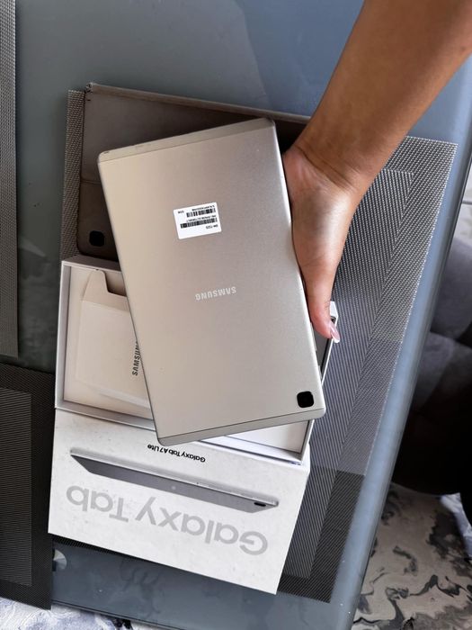 Продам планшет Samsung a7 32gb
