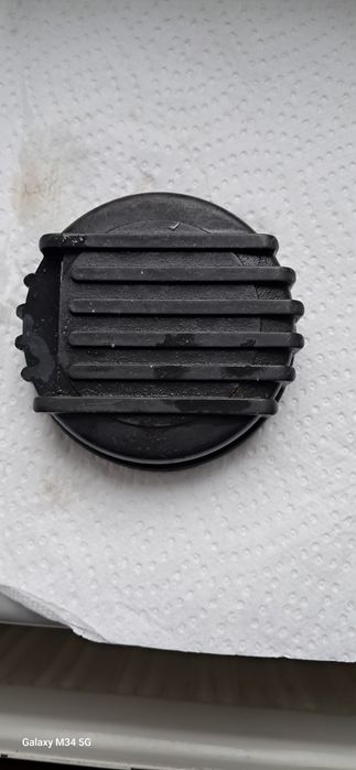 Korek wlewu paliwa fiata 126 bez paska blokady