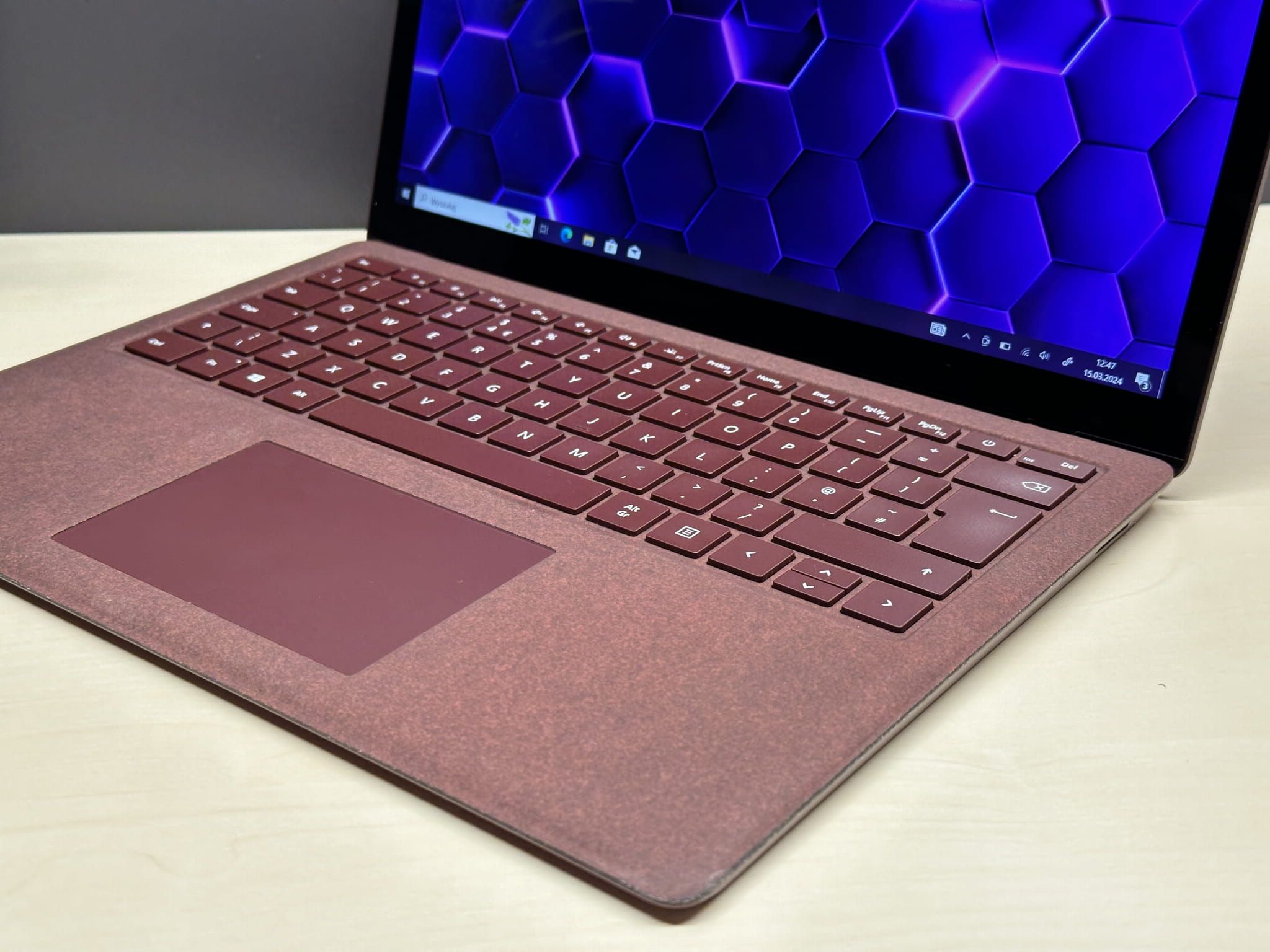 Laptop Microsoft Surface Laptop 2 | i7-8650U / 16GB/512GB/FHD/ OUTLET